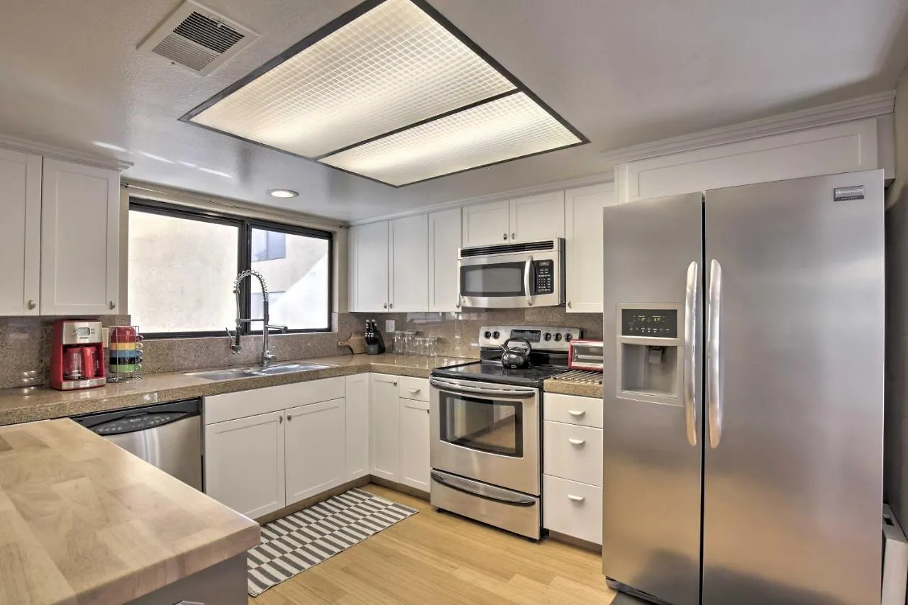 Condo With Mountain Views-3Mi To Dt פאלם ספרינגס 0*,  ארצות הברית